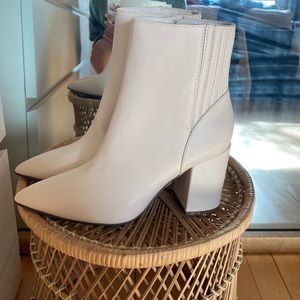 Unisa white boots